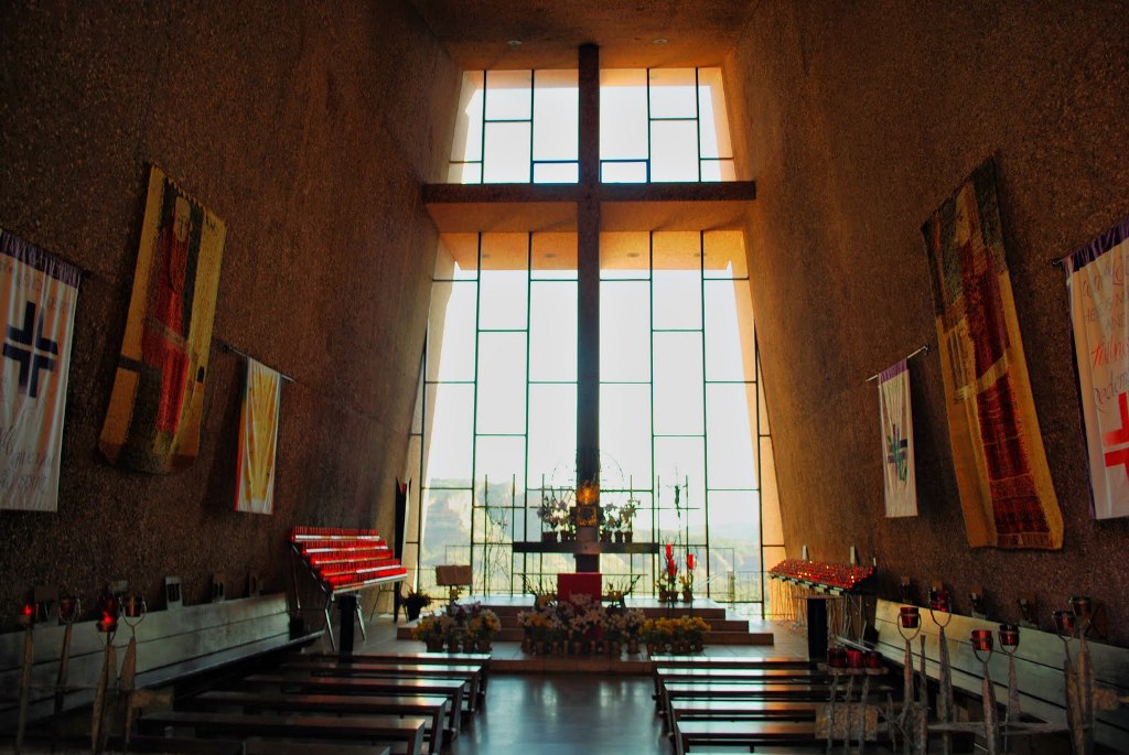 Chapel of the Holy Cross (Arizona, United States) Interior