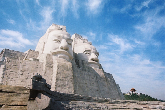 Emperors Yan and Huang - Tallest And Most Majestic Statues In The World