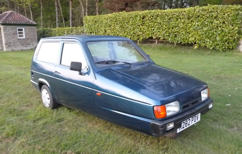 Reliant Robin - The Weirdest And Most Bizarre Cars Ever Made